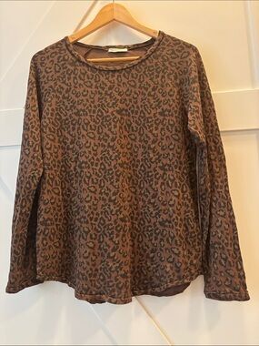 Relaxed fit Ragdoll LA Vintage Leopard Print Long Sleeve Tee, size small